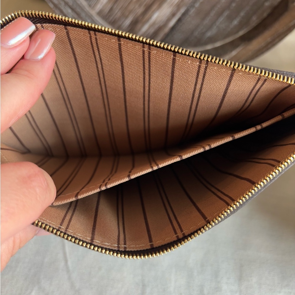 NEW Louis Vuitton Neverfull GM Monogram Pouch •Clutch • Authentic LV Bag - Picture 6 of 7